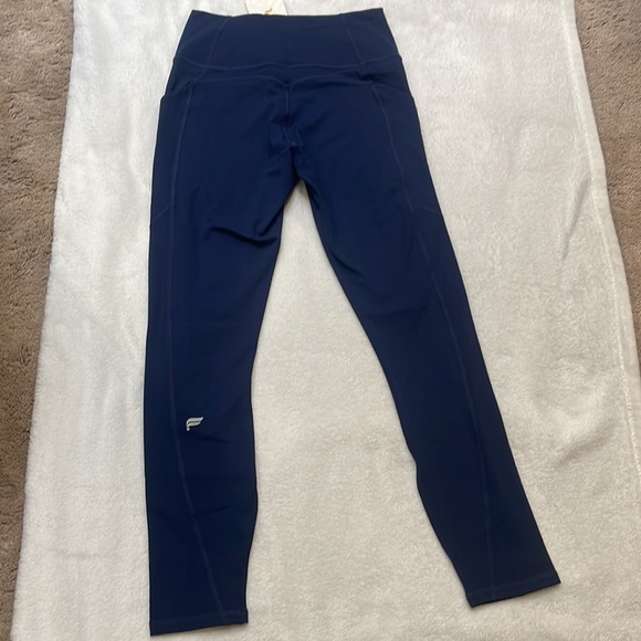 Woman’s Fabletics Leggings - Picture 4 of 10